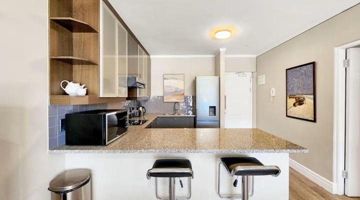 907 Quayside Apartment