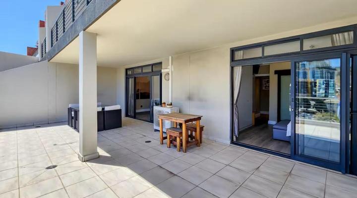 907 Quayside Apartment