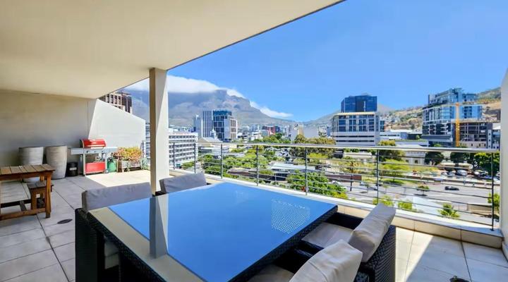 907 Quayside Apartment