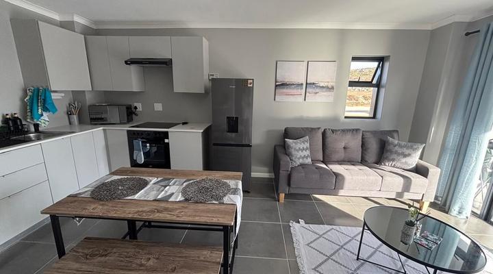 Millennial Arch @20 (Sleeps 3)