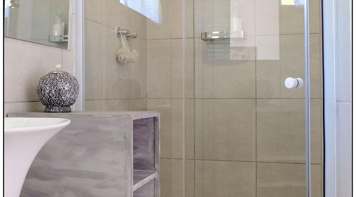 Casa Lumini Guesthouse