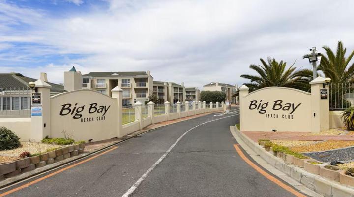 22 Big Bay Beach Club, Bloubergstrand
