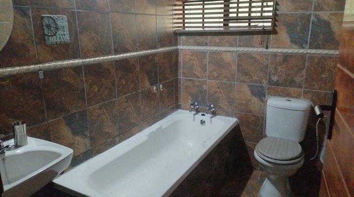 Swartwitpens 2694 Marloth Park