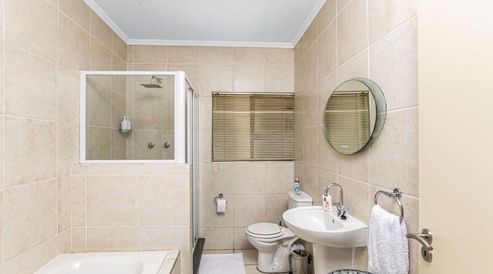 Sunninghill Spacious Executive Condo