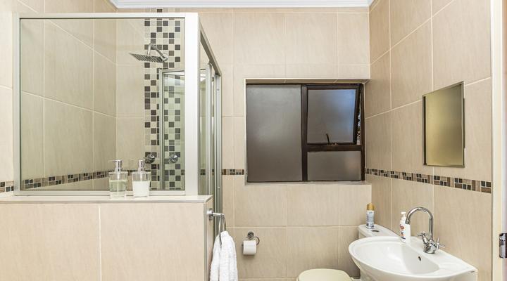 Sunninghill Spacious Executive Condo