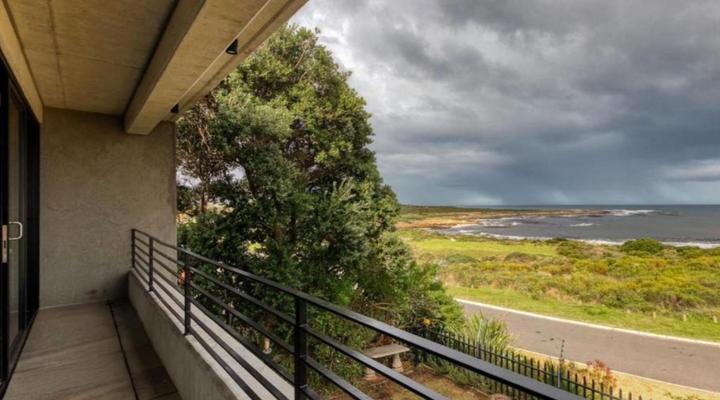 iMOYO INN, Ocean Family Villa, Sandbaai