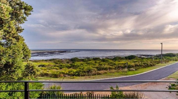 iMOYO INN, Ocean Family Villa, Sandbaai