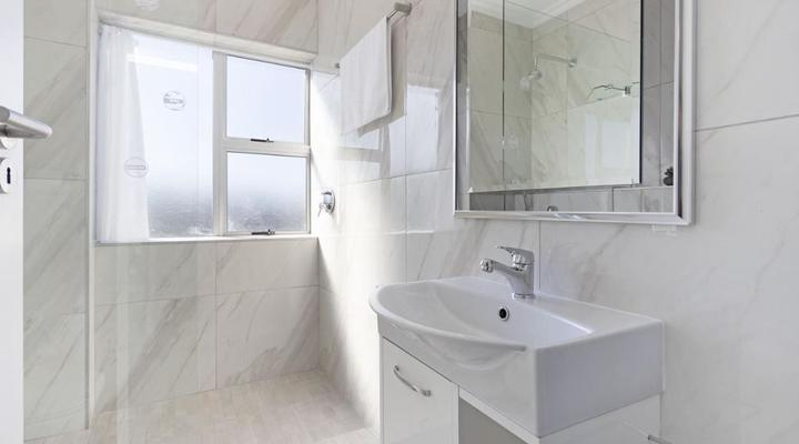 22 Big Bay Beach Club, Bloubergstrand