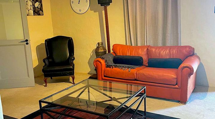 Mount Road Apartment