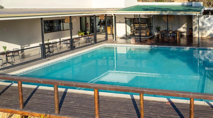 Bush Baby Valley Lodge