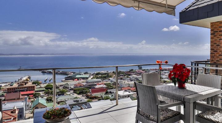 3 Colours Blue Guest House