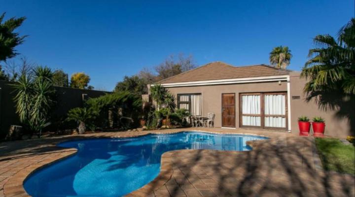 Royl Court Guesthouse