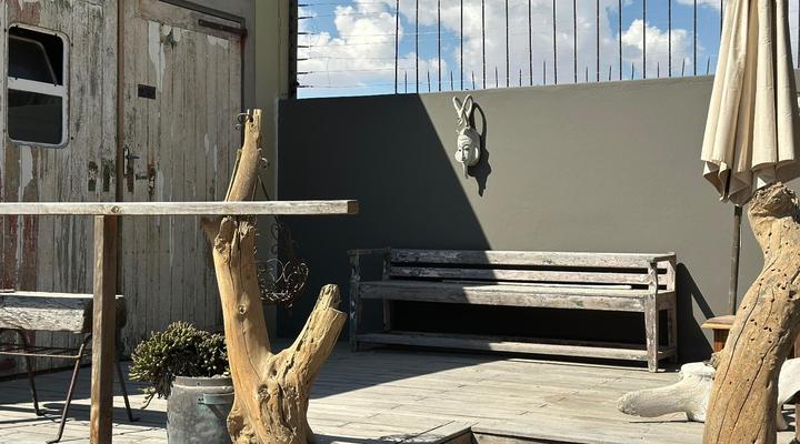 Skeleton Beach Backpackers