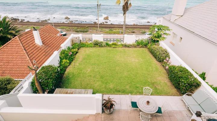 St James Beachfront Apartment (Kalk Bay)
