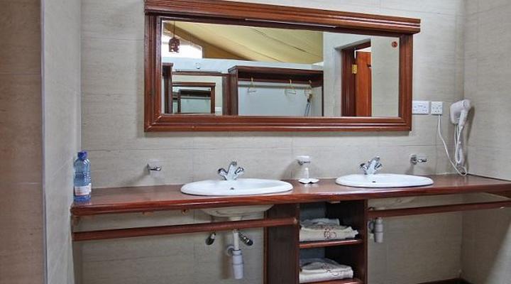 Simba Oryx Nature Camp