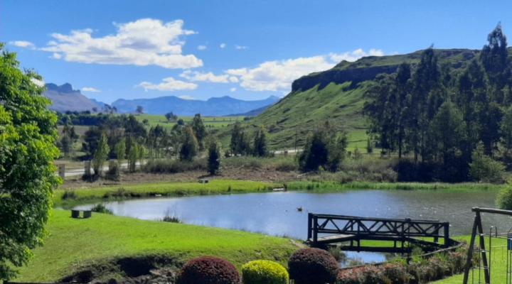 The Old Hatchery Mountain Retreat & Waterfall Restaurant & Pub