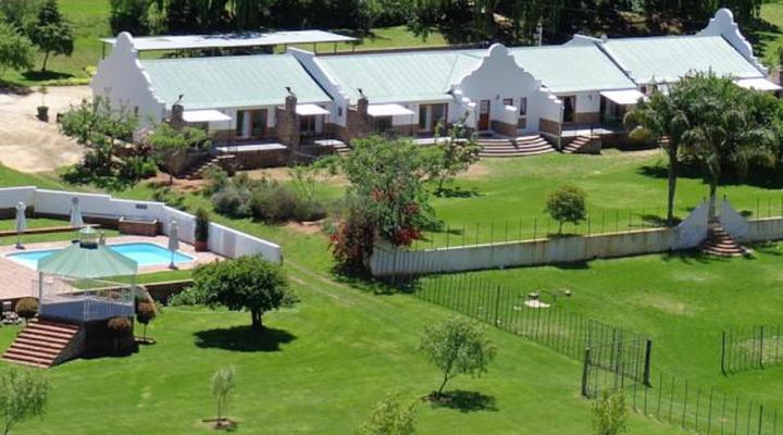 Old Mill Country Lodge, Working Ostrich Farm & Restaurant