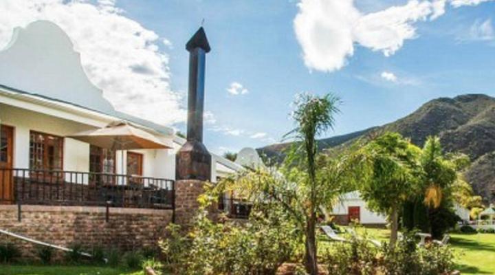 Old Mill Country Lodge, Working Ostrich Farm & Restaurant