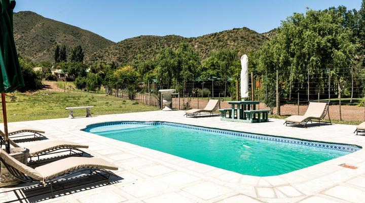 Old Mill Country Lodge, Working Ostrich Farm & Restaurant