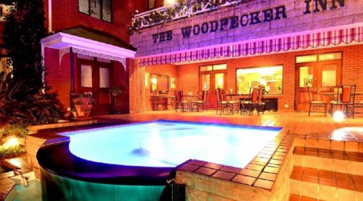 The Woodpecker Inn