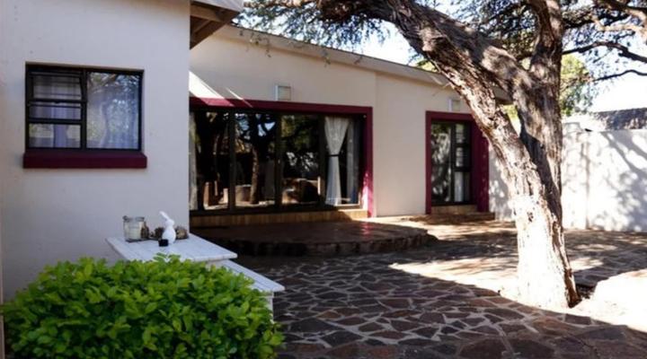 The Hedge Guesthouse