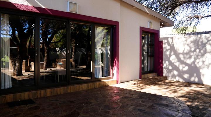 The Hedge Guesthouse