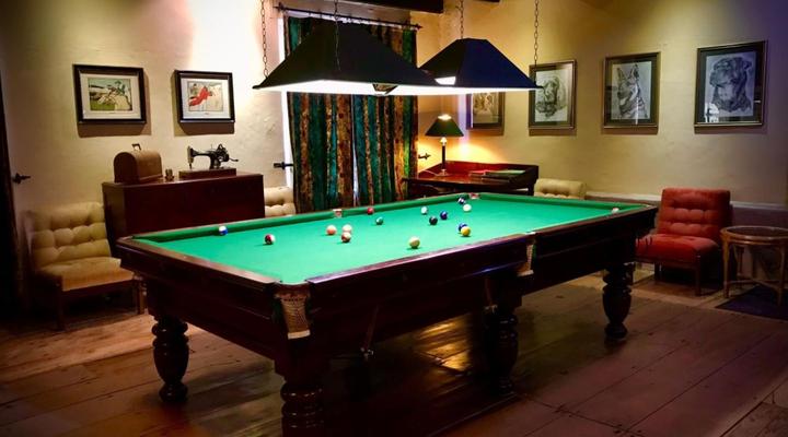 Eight Bells Mountain Inn