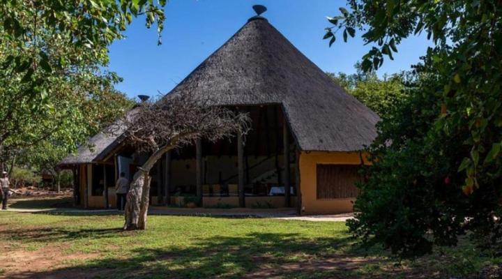 Mopane Bush Lodge