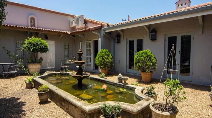 Maison - H Guest House