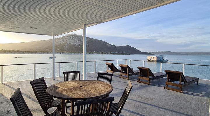 Kraalbaai Lifestyle House Boats