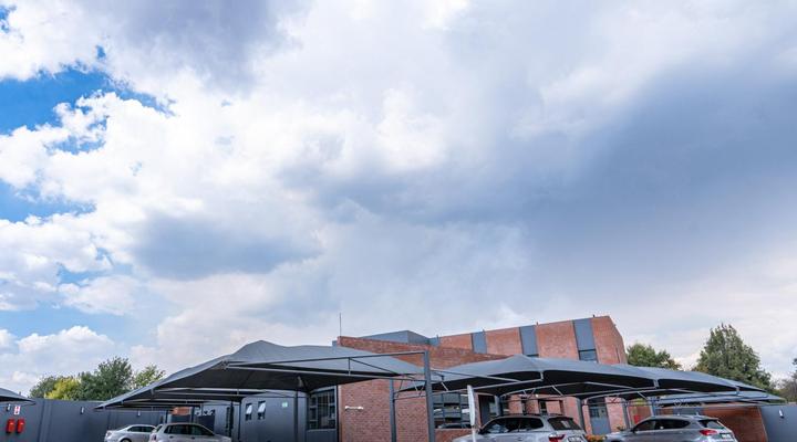 De Stroom Studio Apartments by Heybert