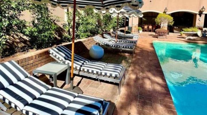 Forty 4 on Hoog Luxury Accommodation