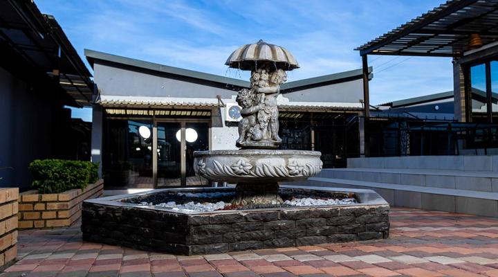 The Space Guest House - Mondlo