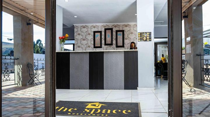 The Space Guest House - Mondlo