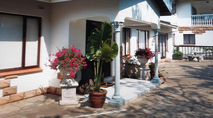 Dieu Donnee River Lodge