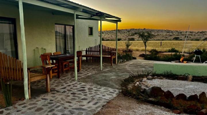 Green Elephant Cottages Uis