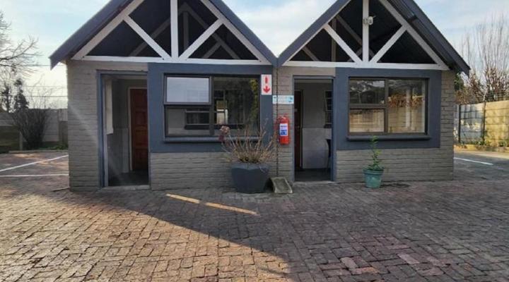 Livingwaters Self-Catering and Lazel Apartments