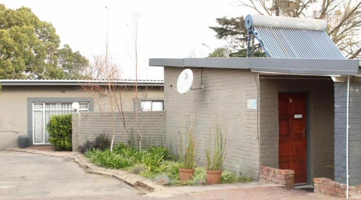 Livingwaters Self-Catering and Lazel Apartments