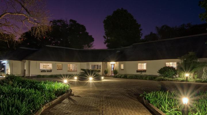 Seringa Lodge & Safaris