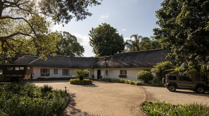 Seringa Lodge & Safaris