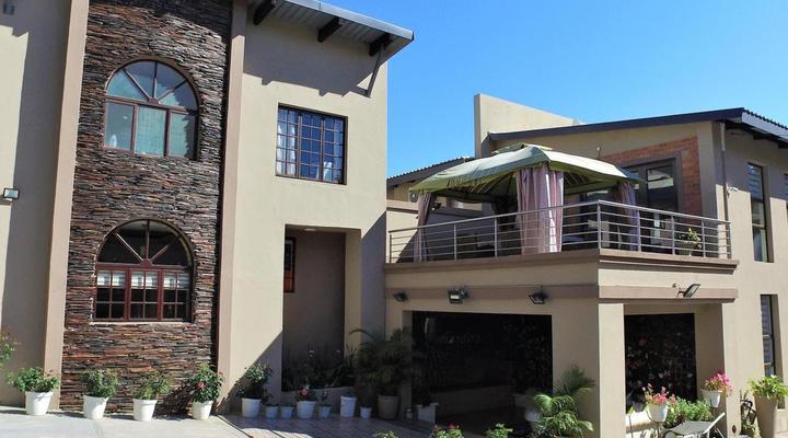 Leonardo's Guest House