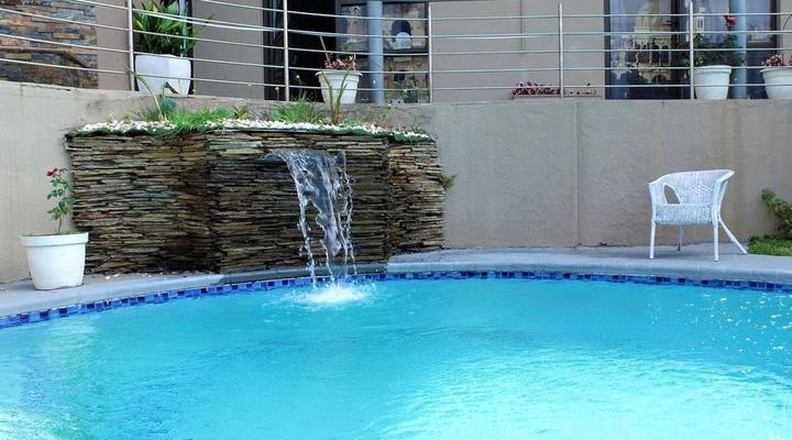 Leonardo's Guest House