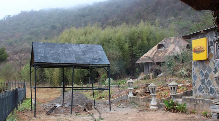 Emahlathini Farm Lodge