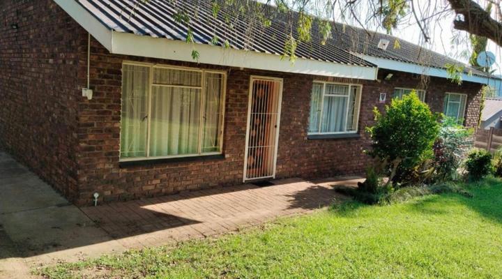 The Cozy Nook & One-bedroom Cottage