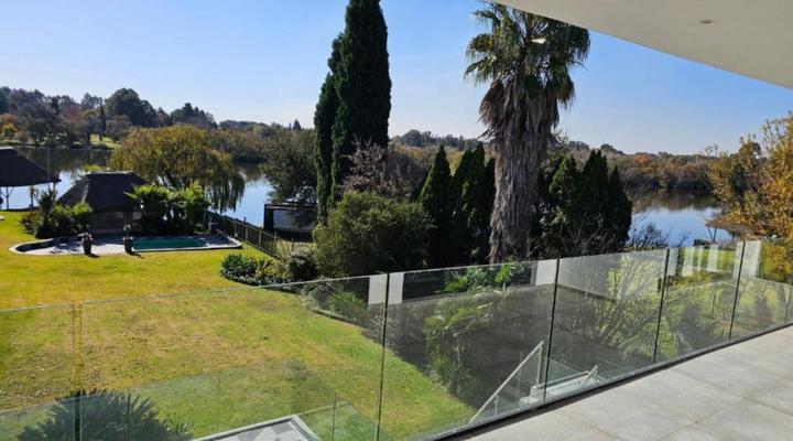 Gillino Vaal River Luxury Retreat