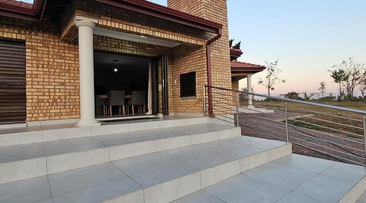 Outerspaces Farmhouse Retreat