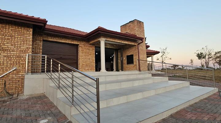 Outerspaces Farmhouse Retreat