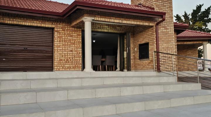 Outerspaces Farmhouse Retreat