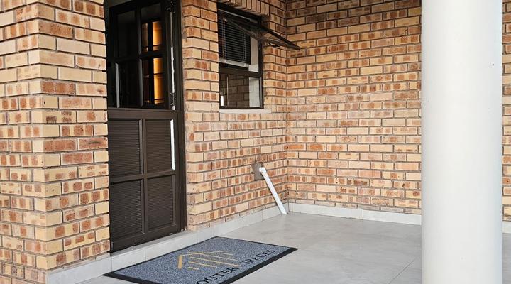 Outerspaces Farmhouse Retreat