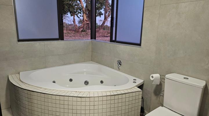 Outerspaces Farmhouse Retreat